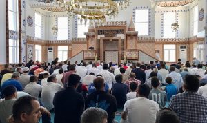 Alikahya’da cami cemaatinden Başkan’a teşekkür