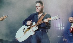 Emir Can İğrek Muhteşem Performansı ile Ayakta Alkışlandı