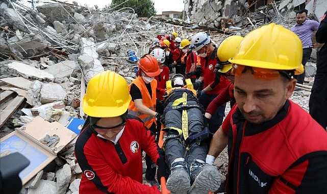 Gerçeğini Aratmayan Deprem Tatbikatı Videosuyla Da Gündem Oldu