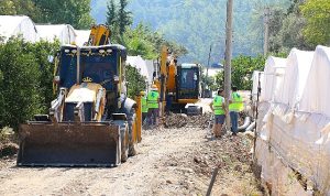 Kumluca’da kanalizasyon çalışması