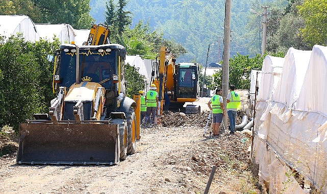Kumluca’da kanalizasyon çalışması