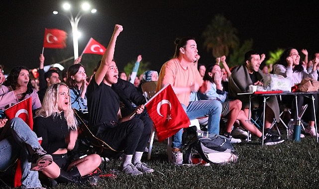 Millilerin Avrupa şampiyonluğu Sekapark’ta coşkuyla kutlandı