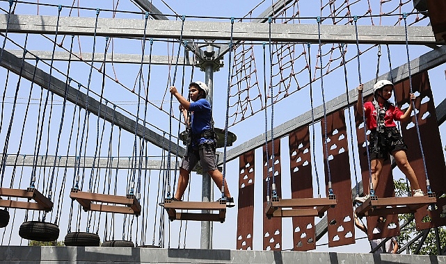 Küçükçekmece’deki Macera Parkları Ziyaretçi Akınına Uğradı
