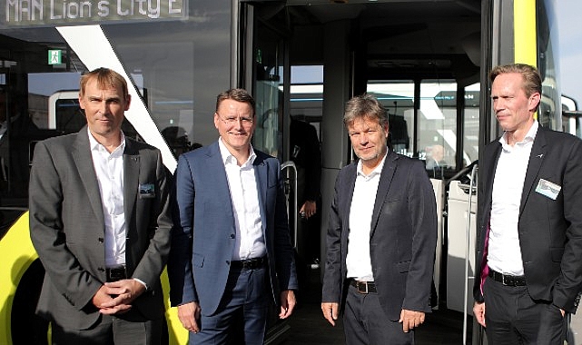 Alman Bakan Robert Habeck MAN’ın Ankara’daki Test ve Ürün Geliştirme Merkezi’ni ziyaret etti…