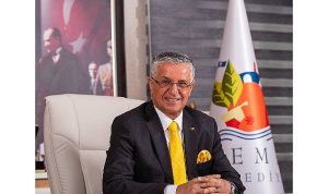 Başkan Topaloğlu’ndan okullara 44 bin liralık bağış