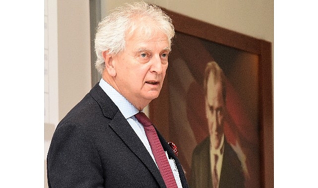 Geleceğe sağlam adımlarla yürüyebilmemiz için tek yol, Atatürk’ün yoludur