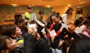 Efes selçuk çocuk meclisi’nden çıkan ilk karar : Yılbaşı panayırı