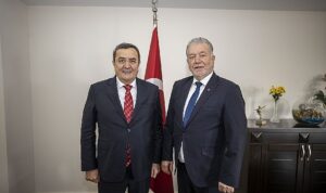 Esnaf da Başkan Batur’un yanında