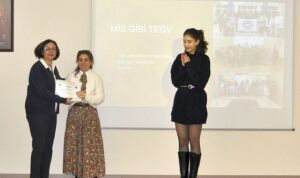 EÜ Eczacılık Fakültesinde Sosyal Sorumluluk Projeleri ödüllendirildi