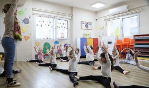 Aydın Büyükşehir Belediyesi miniklere bale eğitimi veriyor