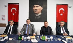 Başkan Böcek yeni yıla itfaiye ekipleri ile birlikte girdi