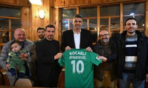 Başkan Kocaman, şampiyon hemşeri derneğini tebrik etti