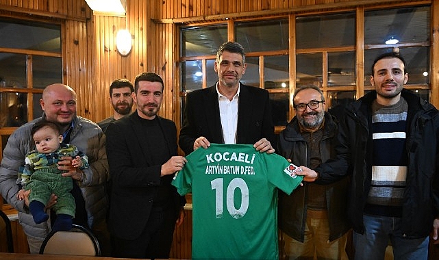 Başkan Kocaman, şampiyon hemşeri derneğini tebrik etti