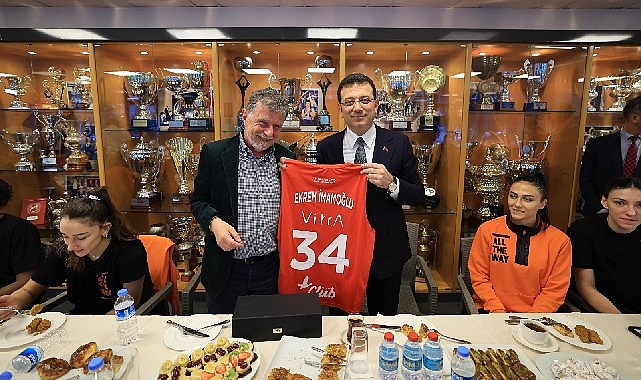 İmamoğlu, ‘2036 İstanbul Olimpiyatı’na Destek’ turlarını Eczacıbaşı ile devam ettirdi