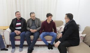 Ak Parti Belediye Başkan Adayı Savran’dan ev ziyaretleri