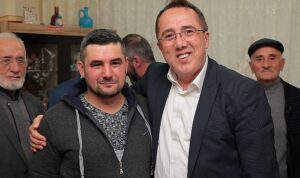 AK Parti Nevşehir Belediye Başkan Adayı Dr. Mehmet Savran, ev ziyaretlerini sürdürüyor