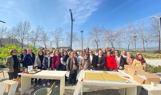 Efes Tarlası Yaşam Köyü’nde Zeytinyağı Sabunu Atölyesi