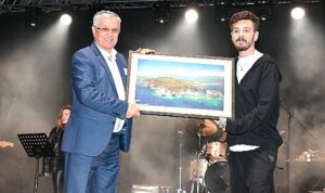 Rock grubu Kolpa Kemer’de konser verdi