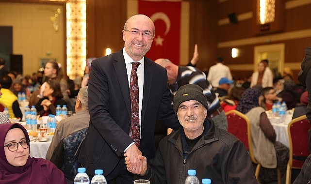 Başkan Pekyatırmacı, gündüz esnaf ziyareti, akşam ise iftar ve teravih buluşmaları ile Ramazanın bereketine ortak oluyor