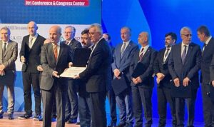 İKÇÜ Akredite Oldu