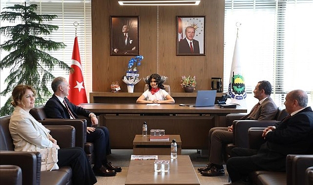 İnegöl Belediyesi’nde Başkanlık Makamı Çocuklara Verildi