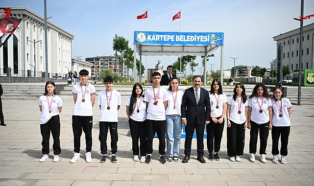 19 Mayıs Gençlik ve Spor Bayramı Kutlamaları Kartepe’de Gerçekleştirildi