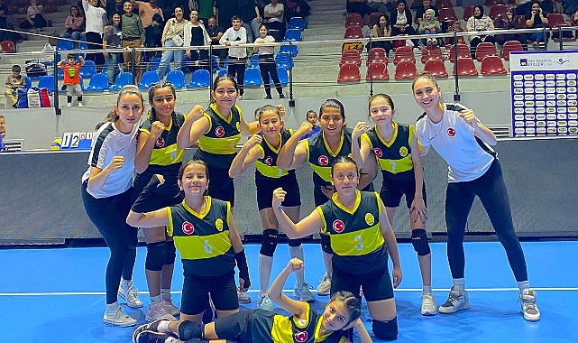 Aliağa Belediyesi Demirspor Mini Voleybol Takımı Şampiyonada Yarı Finalde!