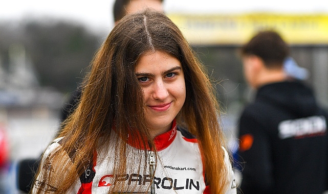 Ayşe Çebi: Türk Kadın Kartinginin Parlayan Yıldızı