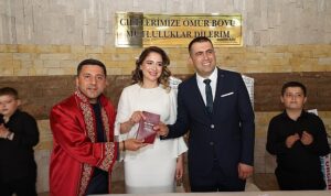 Başkan Rasim Arı Nikah Töreninde Genç Çiftin Mutlu Gününe Tanıklık Etti