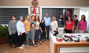 Başkan Topaloğlu, Atatürk Parkı Kermes Alanındaki Ev Hanımlarını Ziyaret Etti