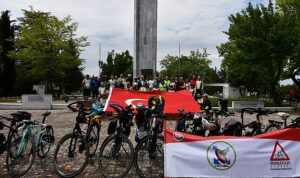 Bisikletliler Şehit Toprağını Çanakkale’ye Taşıdı