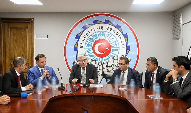 Bornova Belediyesi’nde Kadrolu İşçiler İçin Toplu İş Sözleşmesi İmzalandı