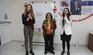 Çankaya Belediyesi Okuma Yazma Kursları ile Vatandaşlara Destek Olmaya Devam Ediyor