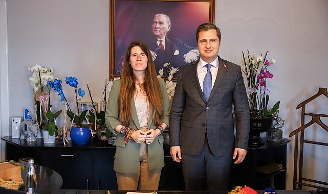 Çeşme Belediye Başkanı Lal Denizli, CHP Genel Başkan Yardımcısı Deniz Yücel’i Ağırladı