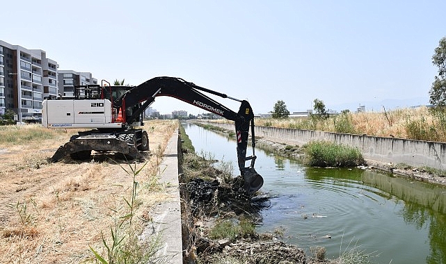Çiğli Belediyesi Park ve Bahçeler ile Temizlik İşleri Ekipleri Hız Kesmeden Çalışıyor