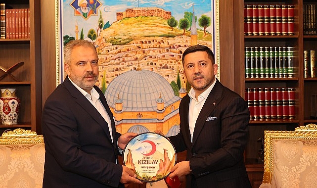 Civelek, Türk Kızılay Nevşehir Şubesini Ziyaret Etti