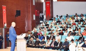 Eczacılık Fakültesi Öğrencilerinin Beyaz Önlük Giyme Töreni