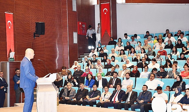 Eczacılık Fakültesi Öğrencilerinin Beyaz Önlük Giyme Töreni