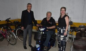 Edremit Belediyesi Engelli Vatandaşa Destek Olmaya Devam Ediyor