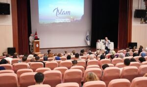 Ege Üniversitesi’nde İslam ve Değerler Konulu Konferans Gerçekleşti