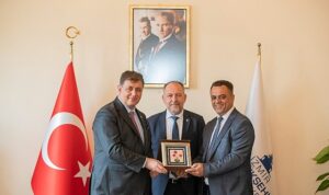 İzmir Belediye Başkanı Makedonya Heyetiyle Buluştu