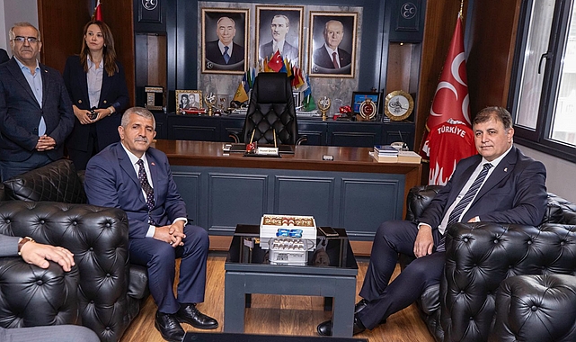 İzmir Büyükşehir Belediye Başkanı Dr. Cemil Tugay, MHP İzmir İl Başkanlığı’nı Ziyaret Etti