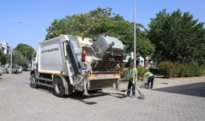İzmir Büyükşehir Belediyesi ve Efes Selçuk Belediyesi’nden Ortak Temizlik Çalışması