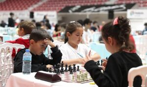 İzmir’de Satranç Turnuvası Heyecanı