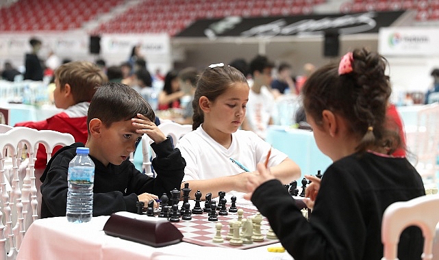 İzmir’de Satranç Turnuvası Heyecanı