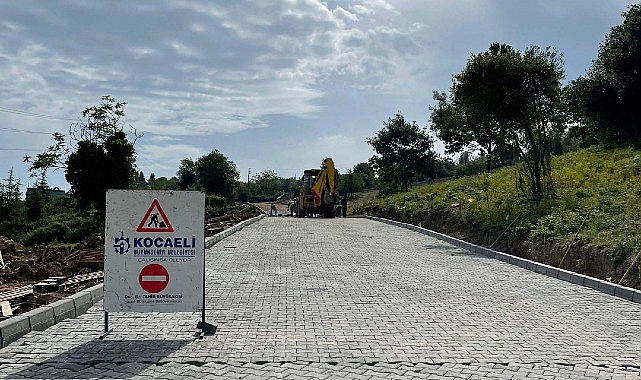 Karamürsel Kayacık Mahallesi’nde Parke Yol Çalışmaları Devam Ediyor