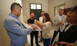 Karşıyaka Belediyesi Tarihi Latife Hanım Köşkü’nde Restorasyon Çalışmalarını Sürdürüyor