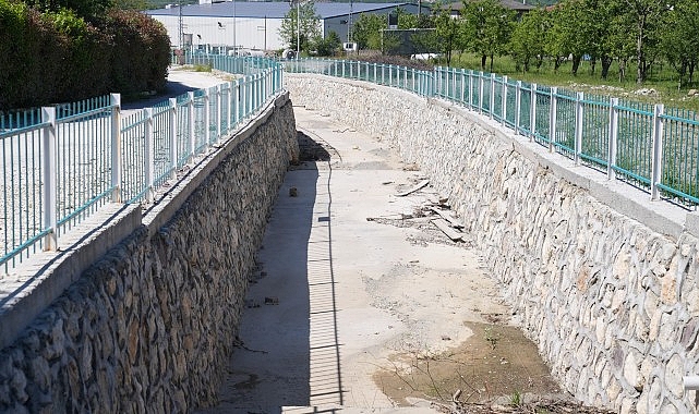 Kartepe Maşukiye’de Dağ Deresi Islah Çalışmaları