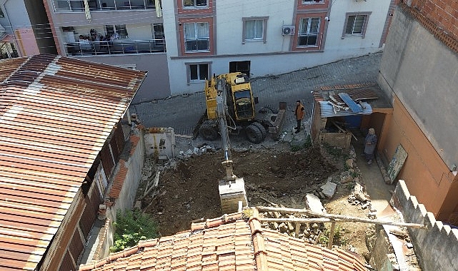 Kemalpaşa’da Yıkım Çalışmaları Devam Ediyor