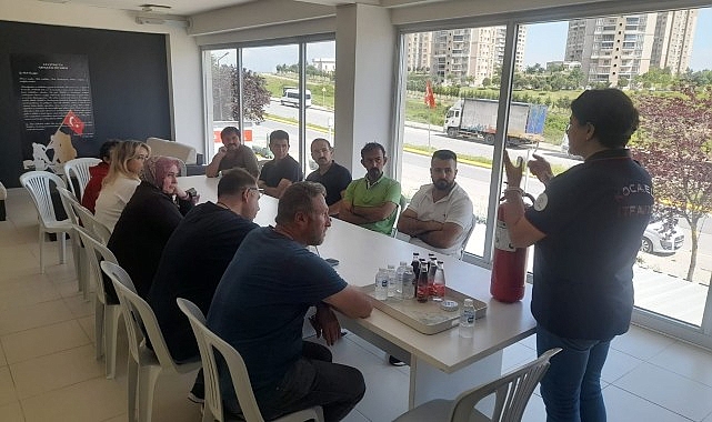 Kocaeli Büyükşehir Belediyesi İtfaiye Dairesi Başkanlığı Vatandaşları Bilinçlendiriyor
